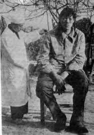 Născut în 1918 şi supranumit gigantul din illinois, este cel mai înalt om care a trăit vreodată. Top 10 Cei Mai Inalti Oameni Din Istorie Webcultura