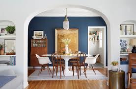 The neutral tone is perfect to arrange any furniture in front of the walls. 10 Dining Room Paint Colors