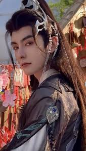 Mo Chen's Instagram, Twitter & Facebook