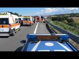A 14, incidente tra tir e bus in gita scolastica: Incidente Auto Mezzo Pesante Un Morto Sull A14 In Zona Vasto Lo Scontro Sulla Corsia Nord Delll Autostrada Adriatica Vani I Soccorsi Per Un 38enne Teramano