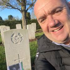 โปรไฟล์สำหรับ The Glorious Dead in the UK