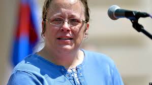 Kim Davis da Ta Ki Auren Jinsi Daya Ta Koma Bakin Aikinta