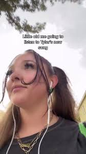 Annabelle🎧 (@annabelleklinee)