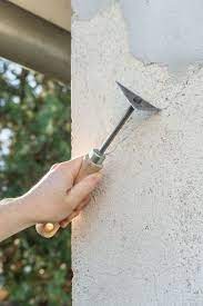 Pour les crépis de type peinture il peut se produire un phénomène d'incompatibilité, les solvants de la pliolite pouvant dissoudre et ramollir la peinture. Repeindre Facade Exterieure D Une Maison Ou Extension Cote Maison