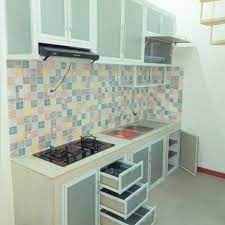 Oleh karena itu sangatlah cocok jika anda menggunakan. 60 Model Kitchen Set Aluminium Minimalis 2021 Disertai Harga Rumahpedia
