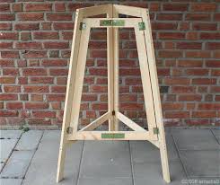 Bauanleitung Fur Einen Klappbaren Bier Stehtisch Stehtisch Stehtisch Selber Bauen Holzstehtisch