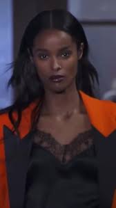 Malika Lou Black: Model Catwalk Runway Fashion Show
