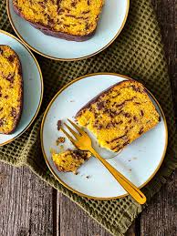 Butter, zucker, vanillezucker und 1 prise salz schaumig rühren. Weltbester Eierlikorkuchen Mit Schokolade Holla Die Kochfee