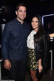 Engaged Aaron Rodgers Thanks His Fiancee Shailene Woodley Upon Accepting 2020 Nfl Mvp Award Daily Mail Online