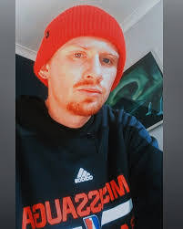 Scott Holder's Instagram, Twitter & Facebook