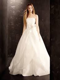 Die besten hochzeitslocations und wie viel eine hochzeit kostet. Designer Wedding Dress Gallery White By Vera Wang Wedding Dresses Vera Wang Bridal Wedding Dresses Vera Wang