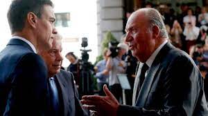 The Times' destaca el "cabreo" de Pedro Sánchez con Juan Carlos I y que  Podemos le llama "criminal a la fuga"