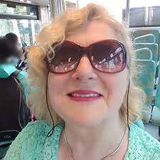 Bonjour. J ai un air fryer Russell Hobbs 8 litres et voici mes premiers  essais. Super satisfaite tant au niveau du goût du visuel et surtout du  temps (grosse économie par rapport