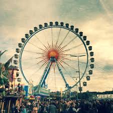 Octoberfest Munich Riesenrad Munchen Edle Dirndl Oktoberfest Dirndl