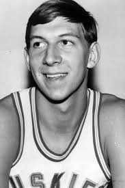 Huskies great Steve Hawes realized his dream at UW and with the Sonics. Now  he's helping others achieve theirs. (via @scotthansongolf)  https://t.co/kmJU2N4Ag9