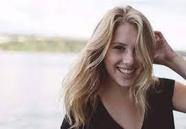 Selena Dutton's Instagram, Twitter & Facebook