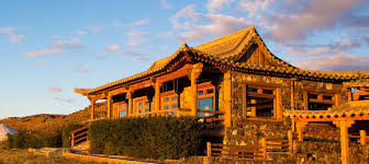 24 properties across six continents have been chosen to feature in a selection of places around the world that excel in a commitment to sustainability. Pin On The Lodge