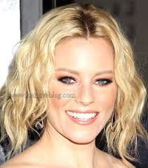 Elizabeth Banks Genc Gosteren Sac Modeli Ve Rengi Sac Stilleri Sac Elizabeth Banks