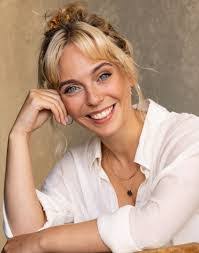 Becky Leininger's Instagram, Twitter & Facebook