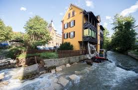 Erste siedlungsspuren gehen auf das 4./5. Insel Der Echaz In Reutlingen Bewohner Des Hauses Sollen Umziehen Baden Wurttemberg Stuttgarter Zeitung