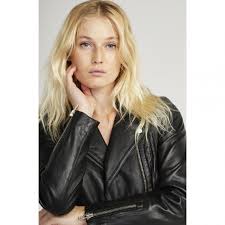 Vaste choix de perfectos naf naf sur zalando ✔ livraison et retour gratuits ✔ essayez d'abord, payez après. Soldes Veste Femme Naf Naf En Stock