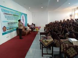 Pamulang, kota tangerang selatan, 15416 no. Miliki Tanggung Jawab Moral Isyana Berbagi Pengalaman Jurnalistik Tangseloke