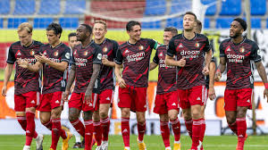 The club was founded on 12 august 1896 as tilburgia. Berghuis Leidt Sterk Feyenoord In Tilburg Naar Koppositie Nos