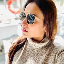 Последние твиты от soundarya rajnikanth (@soundaryaarajni). Soundarya Rajnikanth Soundaryaarajni Twitter