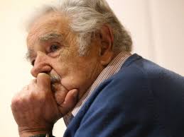 Su pasado guerrillero no ha sido obstáculo para atender en su despacho a militantes de izquierda que peregrinan para. Pepe Mujica Fue Internado De Urgencia Por Una Espina Clavada En El Esofago