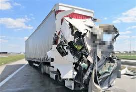 Na miejscu jest policja, straż pożarna i zespół ratownictwa medycznego. Dolny Slask Smiertelny Wypadek Autostrada Byla A4 Zablokowana Zdjecia Www Tuwroclaw Com