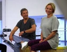 Le magazine de la santé. C Est Une Plaisanterie Nathalie La Compagne De Michel Cymes Jalouse D Adriana Karembeu Sa Reaction Inattendue
