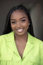 Danielle Lawson's Instagram, Twitter & Facebook