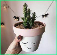 Bentuk serta warna yang unik yaitu gabungan warna hijau kuning serta merah merupakan daya darik dari dari tanaman yang satu ini. 10 Ide Kreatif Pot Tanaman Kecil Unik Dan Lucu Ekor9 Com Flower Pot Art Plant Pot Diy Plant Pot Design