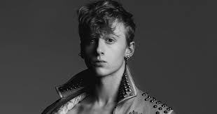 The internet sensation's twin brother patrick confirmed the news on instagram, as he revealed the star had died on april 11 but did not confirm any. 3o5av7 Oqyjh M