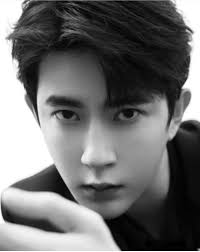 Yu Menglong's Former Manager Breaks Silence: 'Truth Has Been Buried by the  Powerful" Veteran talent manager Sun Derong recently expressed grief after  the news of Chinese actor Yu Menglong's death was made