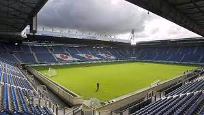 Et vene) is de hoofdplaats van de gelijknamige gemeente heerenveen, in de nederlandse provincie friesland. Sc Heerenveen Geen Geld Voor Uitbouw Stadion Het Parool