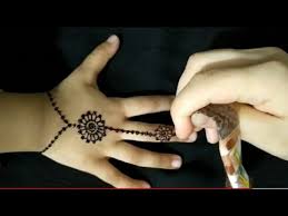 Simple Mehndi Design Tutorial For Kids 2020 Latest Mehndi Designs For Kids Stylish Henna For Kids Youtube