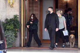Salma hayek is working hard to lose the weight she gained for her big movie! Salma Hayek Arrives On The Set Of The House Of Gucci In Rome 04 02 2021 Hawtcelebs