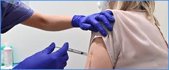 Una donna di 34 anni vaccinata lo scorso 27 maggio con la prima dose di astrazeneca è ricoverata e al momento sono in corso. Tcd3nacv D0zlm