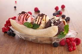 20 Coupes Glacees Classiques Cuisineaz Dessert Banana Split Recette Banana Split Glace Banana Split