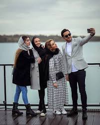 Being An Islamic Country Iran Has A Specific Dress Code That Must Be Followed By Travelers As Well As Locals Read Our A In 2020 Dress Codes Women In Iran How
