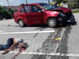 Jalan kuala selangor, u 20, 40160 shah alam, selangor, malaysia. Pelajar Kolej Maut Motosikal Dirempuh Kereta