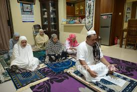 Tata cara membaca doa akhir tahun jelaskan. Sholat Idul Adha Di Rumah Tata Cara Niat Dan Doanya Republika Online