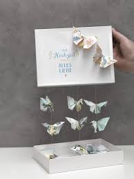 Wir Zeigen Euch Wie Ihr Einen Schmetterling Aus Geld Falten Konnt Und Damit Ein Wundervolles G Hochzeit Geschenk Geld Geschenke Geldgeschenke Hochzeit Basteln