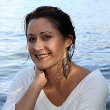 Jen Pickering's Instagram, Twitter & Facebook