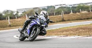 R15 v3 couple pic hd. Yamaha R15 V3 Review First Ride Autox