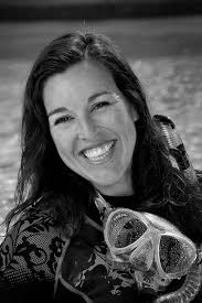 Danna Moore's Instagram, Twitter & Facebook