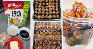 1) masukkan gula kedalam kuali api kecil , kacau sehingga cair dan kekuningan , masukkan butter dan madu. Cornflakes Madu Biskut Raya Paling Legend Senang Pula Nak Buat Wangi Crunchy Sedap Keluarga