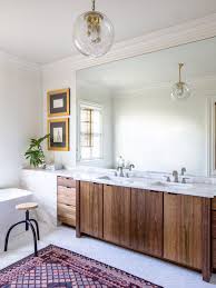 Beach themed bathroom features creamy and blue color scheme, natural materials such as wood paneling and of course sea inspired decorative elements. 20 Beach Bathroom Decor Ideas Beach Themed Bathroom Decorating