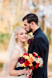 Rustic & romantic ceremony sites, covered patio, private suites, & beautiful creek on 31 acres just 1 hour west of nashville. A Fall Wedding At Cactus Creek Barn In Dickson Tn Ryn Sawyer Amy Allmand Photography Wedding Autumn Wedding Barn Wedding